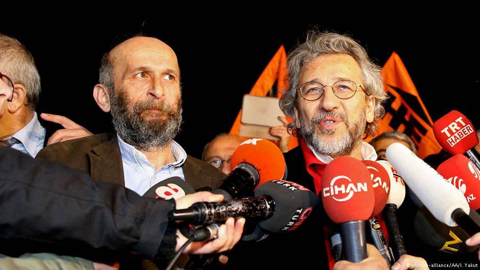 تركيا: الإفراج عن صحافيين معارضين لأردوغان