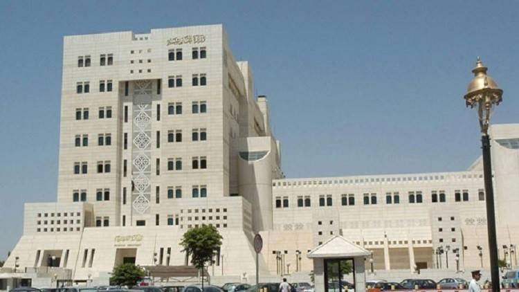 دمشق تشن هجوما عنيفا على الرياض