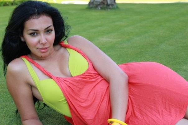 بالصورة نقيب الممثلين: ضابط "رش جردل بول" على مريهان حسين ووصف فنانات مصر بالعاهرات