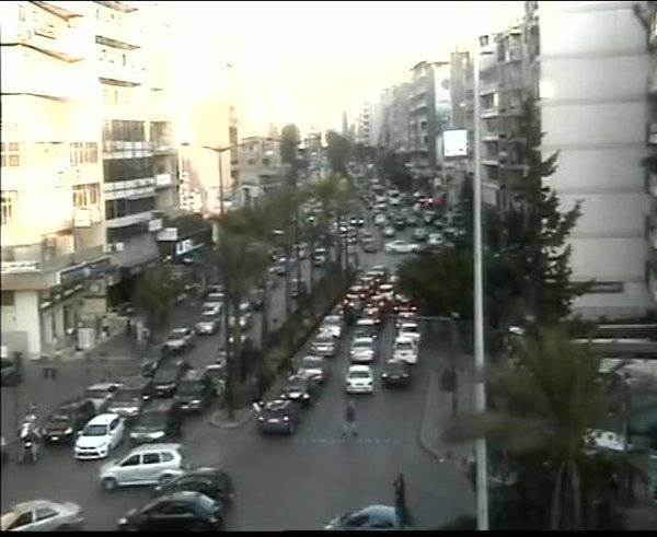 حركة المرور كثيفة من مار الياس باتجاه كورنيش المزرعة طبيعية على البربير وكثيفة من المتحف باتجاه جسر الفيات