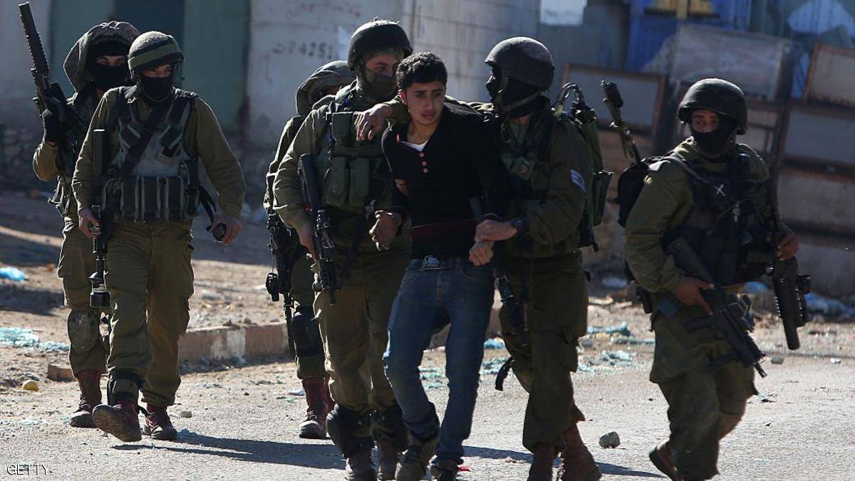 الإحتلال يعتقل 20 فلسطينياً بالضفة والقدس