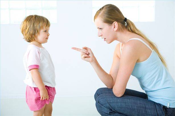 الأهل يكذبون أيضاً...إليكم أشهر 10 كذبات يسخدمها الأهل على أولادهم