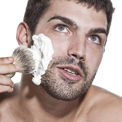 أخطاء شائعة يرتكبها الرجال في الحلاقة فكيف تتجنبها؟