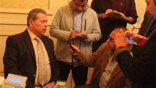 بالفيديو نائب مصري يبكي : «ارحموني ما يصحش كده»