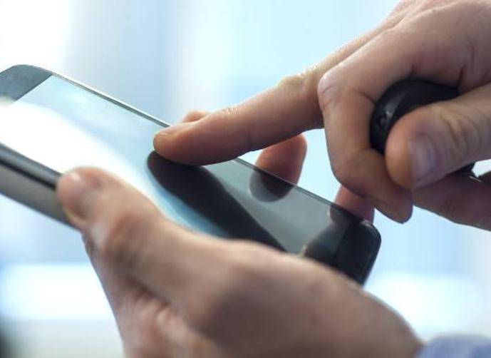 علامات تخبرك أن هاتفك المحمول مراقب!