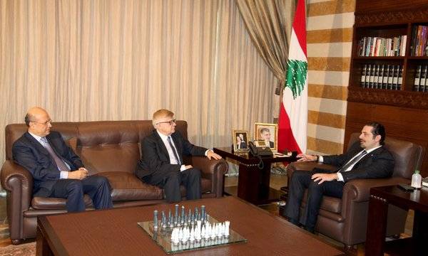 الحريري عرضَ الأوضاع مع السفير الروسي