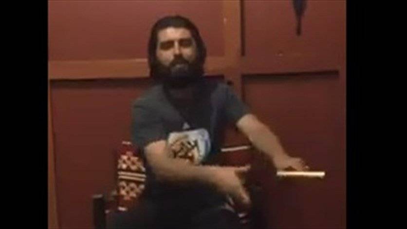 من يهدّد هذا الشاب بمسدسه وما علاقة ميريام كلينك؟