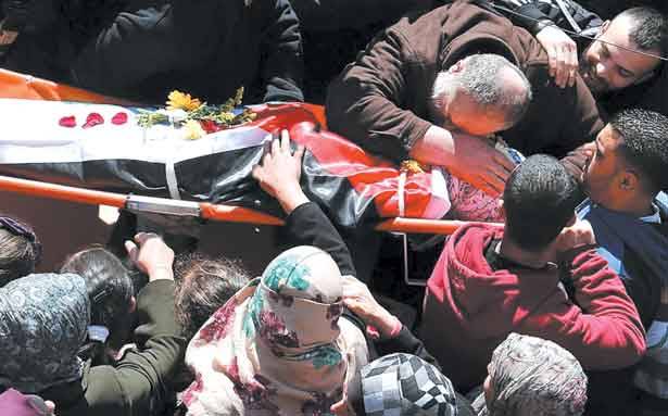 شهيدان فلسطينيان ينضمان
الى قافلة شهداء الانتفاضة