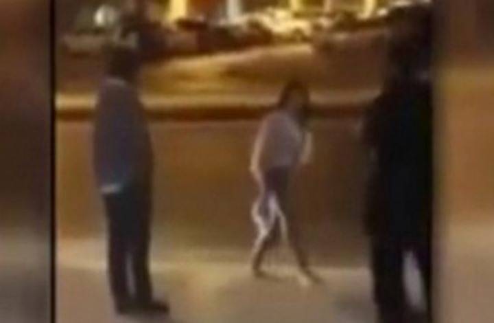 بالفيديو- فتاة ثملة تثير الفوضى في شوارع أبو ظبي