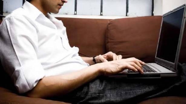 صياد جنسي يغتصب 5 نساء عبر موقع الكتروني
