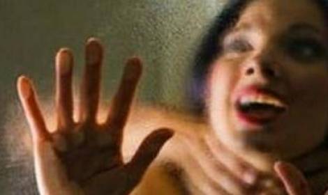 رفضت أن يزني بها فاغتصبها