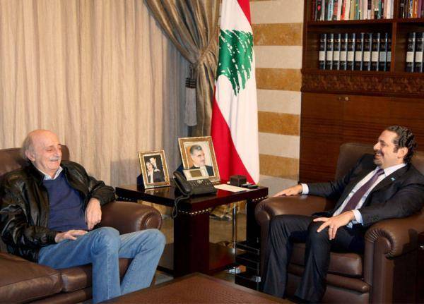 تفاصيل اللقاء الليلي بين الحريري وجنبلاط...