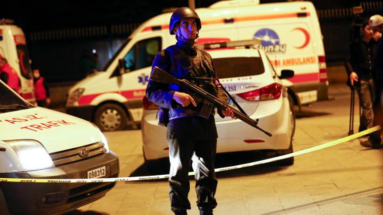 مقتل اثنين من الشرطة وجرح 35 شخصا في انفجار بجنوب شرق تركيا