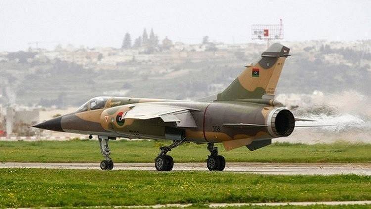 قوات ليبية توجه ضربات جوية لتنظيم داعش في سرت