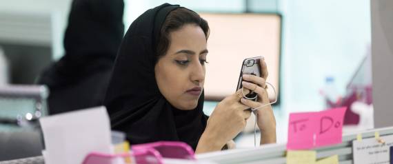 يمنع على الاجانب العمل في بيع وصيانة الهواتف من اجل الامن الاجتماعي السعودي