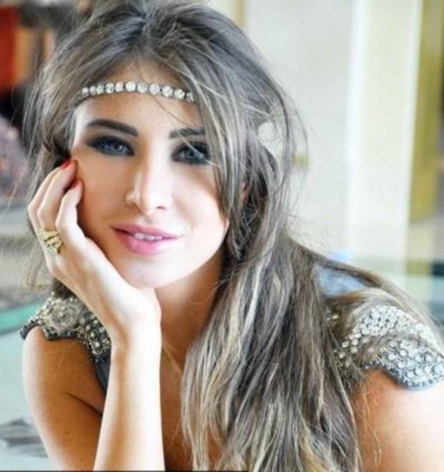 بالصور-  شاهدوا كيف كانت أنابيلا هلال منذ 10 سنوات.. هل تغيّرت؟