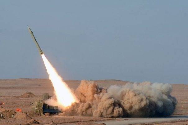 الحرس الثوري الإيراني يختبر إطلاق صواريخ باليستية