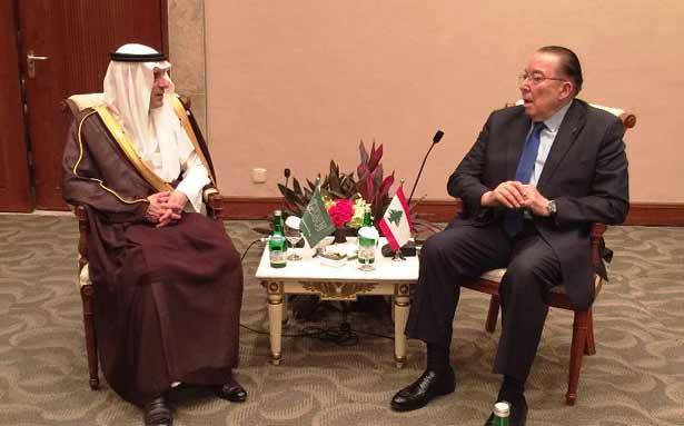 الجبير التقى المشنوق في جاكرتا:
إجراءات المملكة لا تستهدف الحكومة