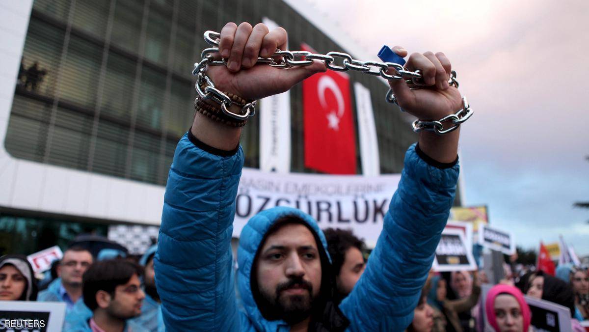 لهذه الأسباب أردوغان مستمر بخنق إعلام 