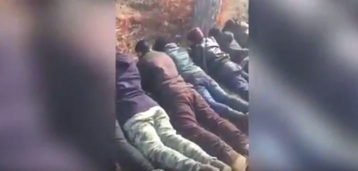 بالفيديو: هكذا يتصيّد رجل بُلغاري اللاجئين على الحدود!
