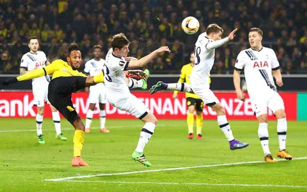 يوروبا ليغ : ليفربول يهزم مانشستر يونايتد (2-0) ودورتموند يلقن توتنهام درسا (3-0)