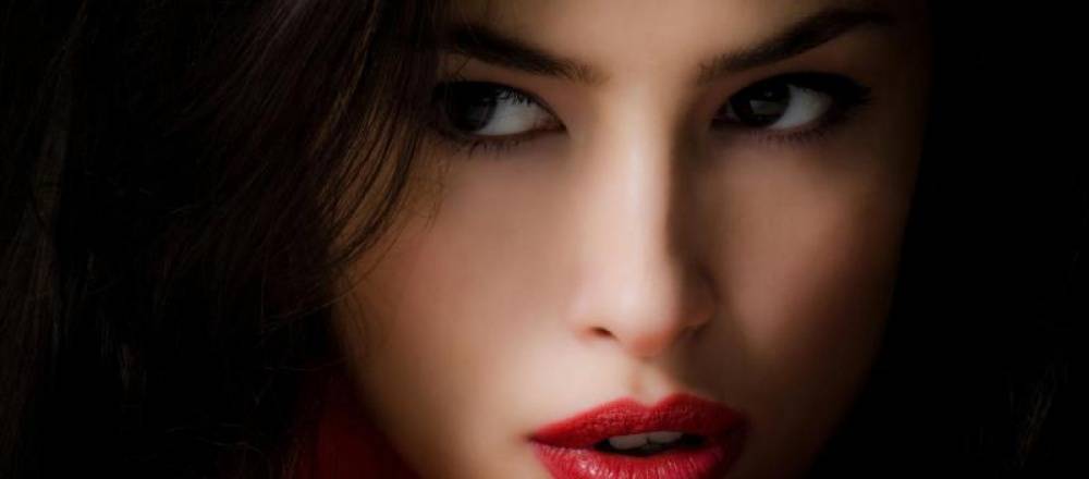 تعرف على سن المرأة الذي تكون فيه أكثر جمالا