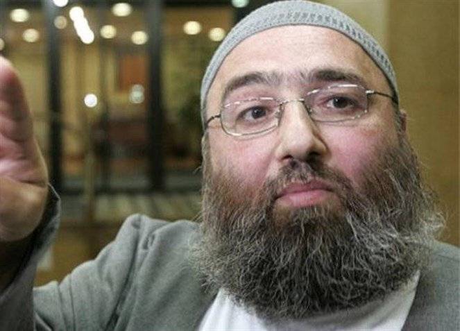 فضيحة "عمر بكري فستق" إلى العلن