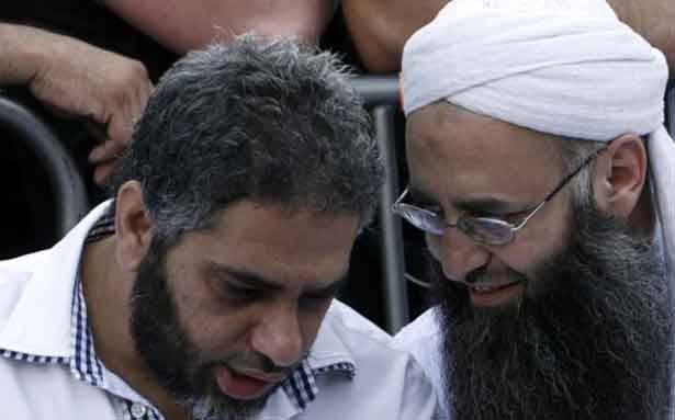«حمام زاجل» بين فضل شاكر والاسير