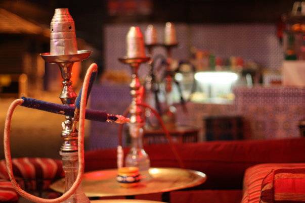 “الخلطة السرية”.. معسل مخدر ثم نشوة فاسترخاء.. إحذروا من المقاهي!