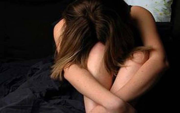 إغتصب ابنته طوال عشر سنوات.. وأجهض جنينها