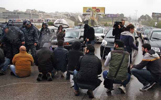 «الحراك المدني» حاول قطع مداخل بيروت فصدّته قوى الأمن
زحمة سير خانقة.. ومُنظمات في الحراك قاطعت التحرّك