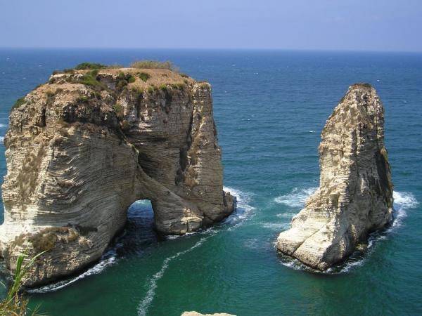 معلومات لا تعرفها عن صخرة الروشة