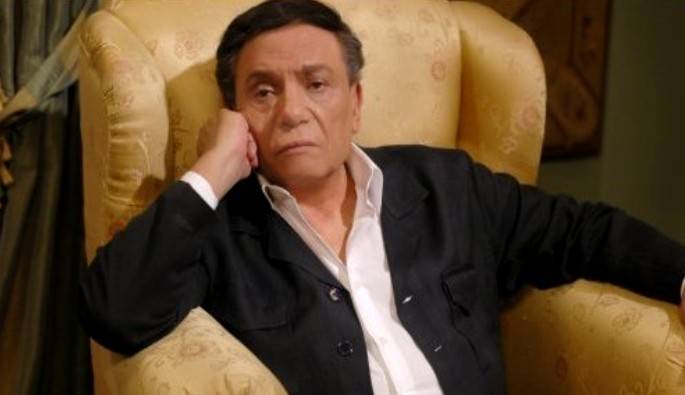عادل امام : بكيت وانا اصافحه
