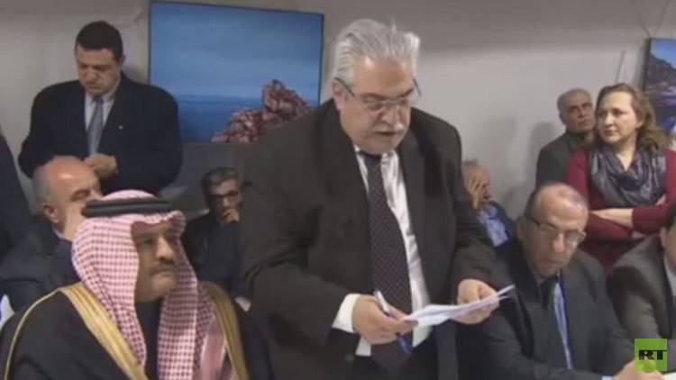 المعارضة الداخلية السورية تسلم دي ميستورا مشروع دستور جديد من 10 بنود