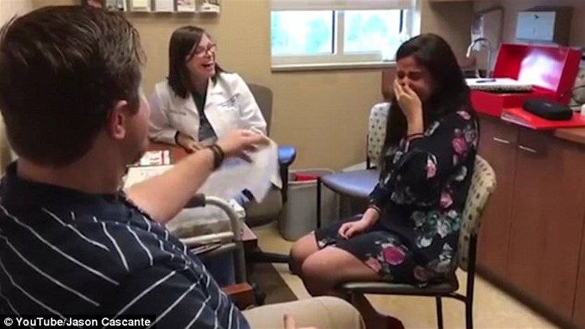 بالفيديو: شابة تسمع للمرّة الأولى... تُصدم بما قاله حبيبها