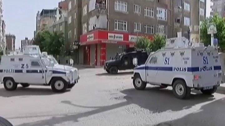 خبراء أتراك يبطلون مفعول 150 كغ من "مواد ناسفة" (تنت ) كادت تسبب بكارثة