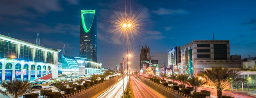 بالشمس والرمال.. السعودية تستعدّ لعالم ما بعد النفط!