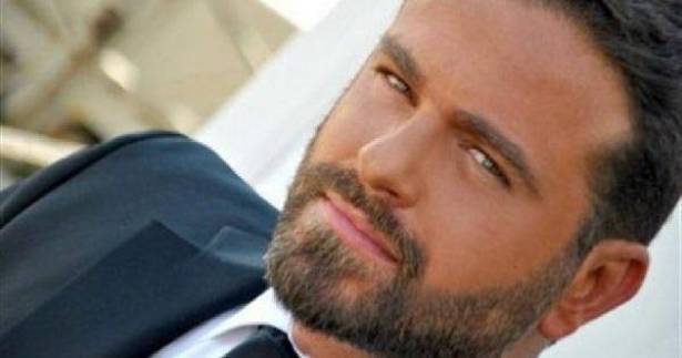 معجبة تستفز يوسف الخال: مشكلتك الوحيدة إنك مسيحي!