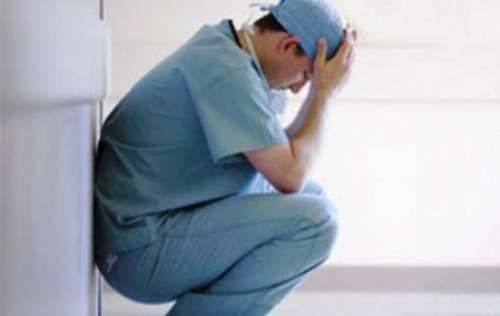 حلاق ينتحل صفة ممرض و ويتسلل إلى جناح طب النساء…..