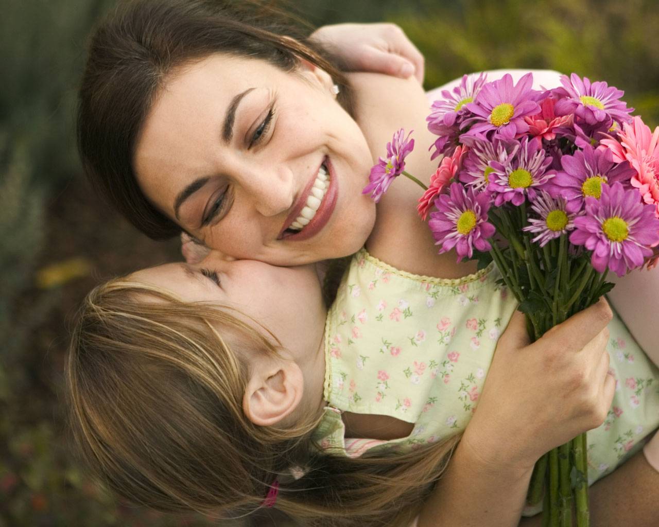 7 أقوال مشهورة عن الأم.. في عيدها