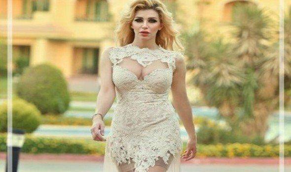بالصورة.. ملكة جمال سوريا تثير ضجّة بـ"تاتو" غريب