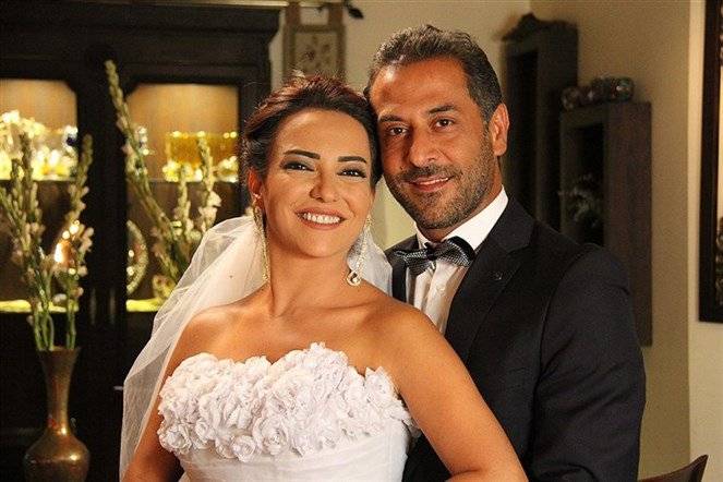 عبد المنعم عمايري يبكي  ويكشف سبب طلاقه...