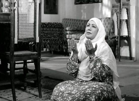 امي الله يرحمها كانت كذابة
