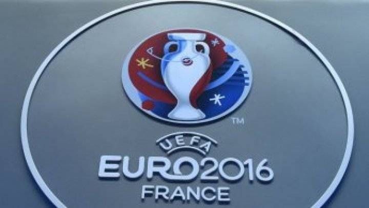 رئيس وزراء فرنسا: إلغاء كأس أمم أوروبا 2016 سيكون "انتصارا للإرهابيين"