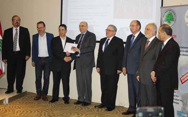 الحاج حسن : برنامج «ليرا» مشروع شراكة
توزيع جوائز الدعم للشباب الجامعي المبدع
عن المشاريع البحثيّة الصناعيّة لعام 2016