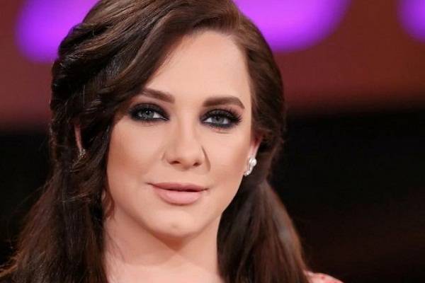بالصورة سلاف فواخرجي في باب الحارة مع عصام فهل ستكون زوجته..