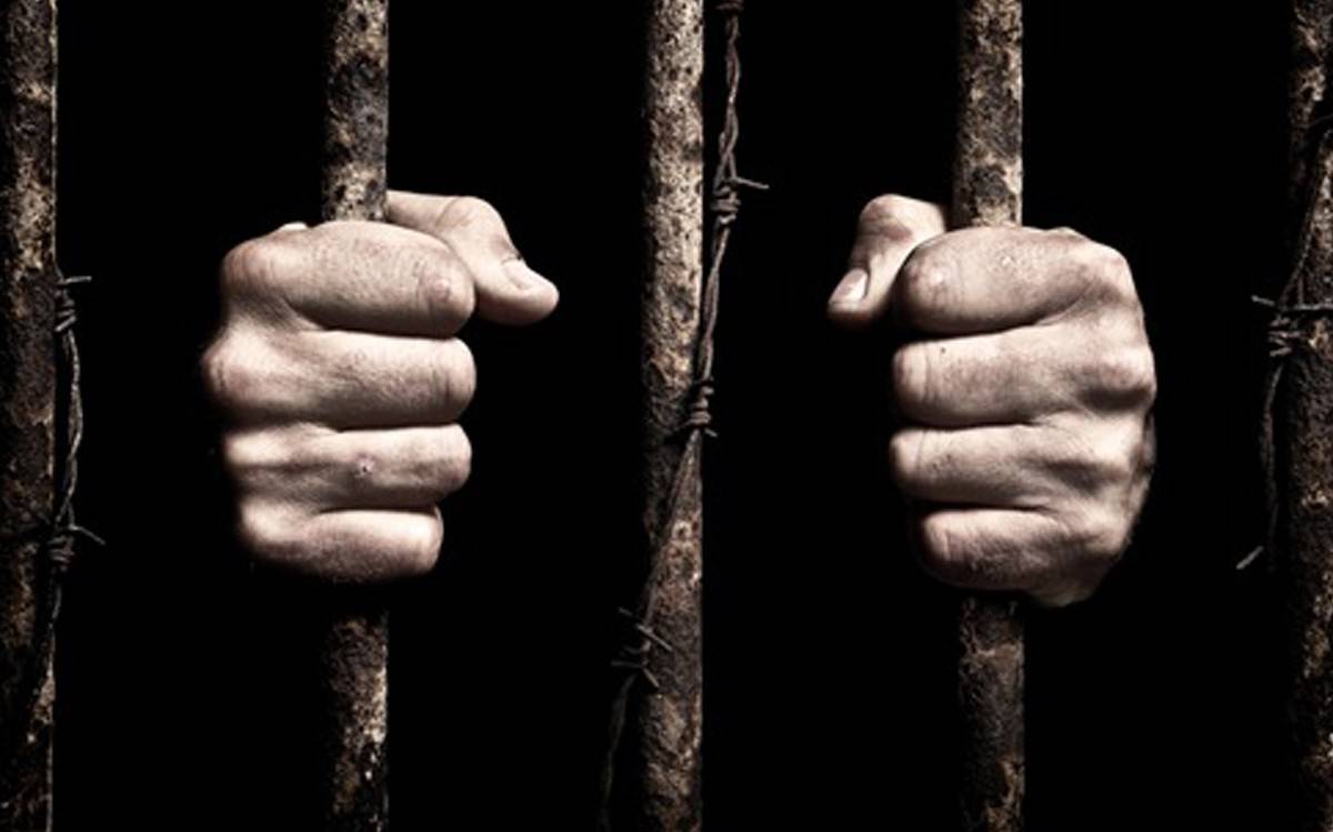 توقيف فلسطيني بجرم نقل أسلحة