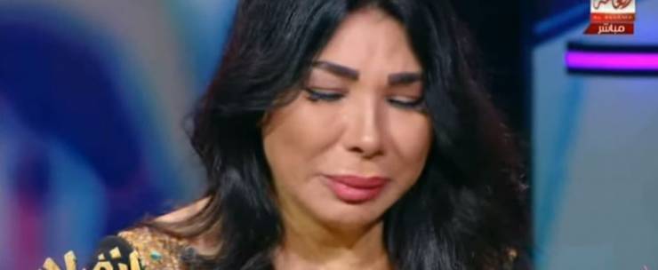 بالفيديو- إغماء الفنانة غادة إبراهيم على الهواء بسبب متصلة!!