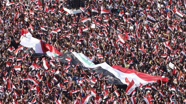 خوفا من زعيم التيار الصدري.. 220 مسؤولا عراقيا يفرون إلى الأردن وتركيا والإمارات