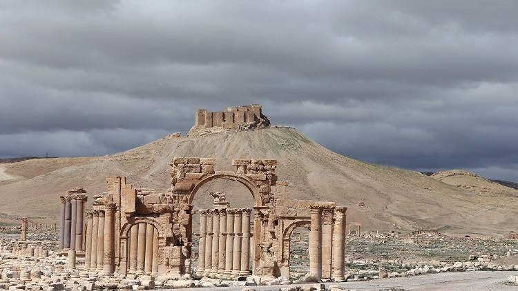 الجيش السوري يحرر مدينة تدمر ومطارها بالكامل (فيديو)
